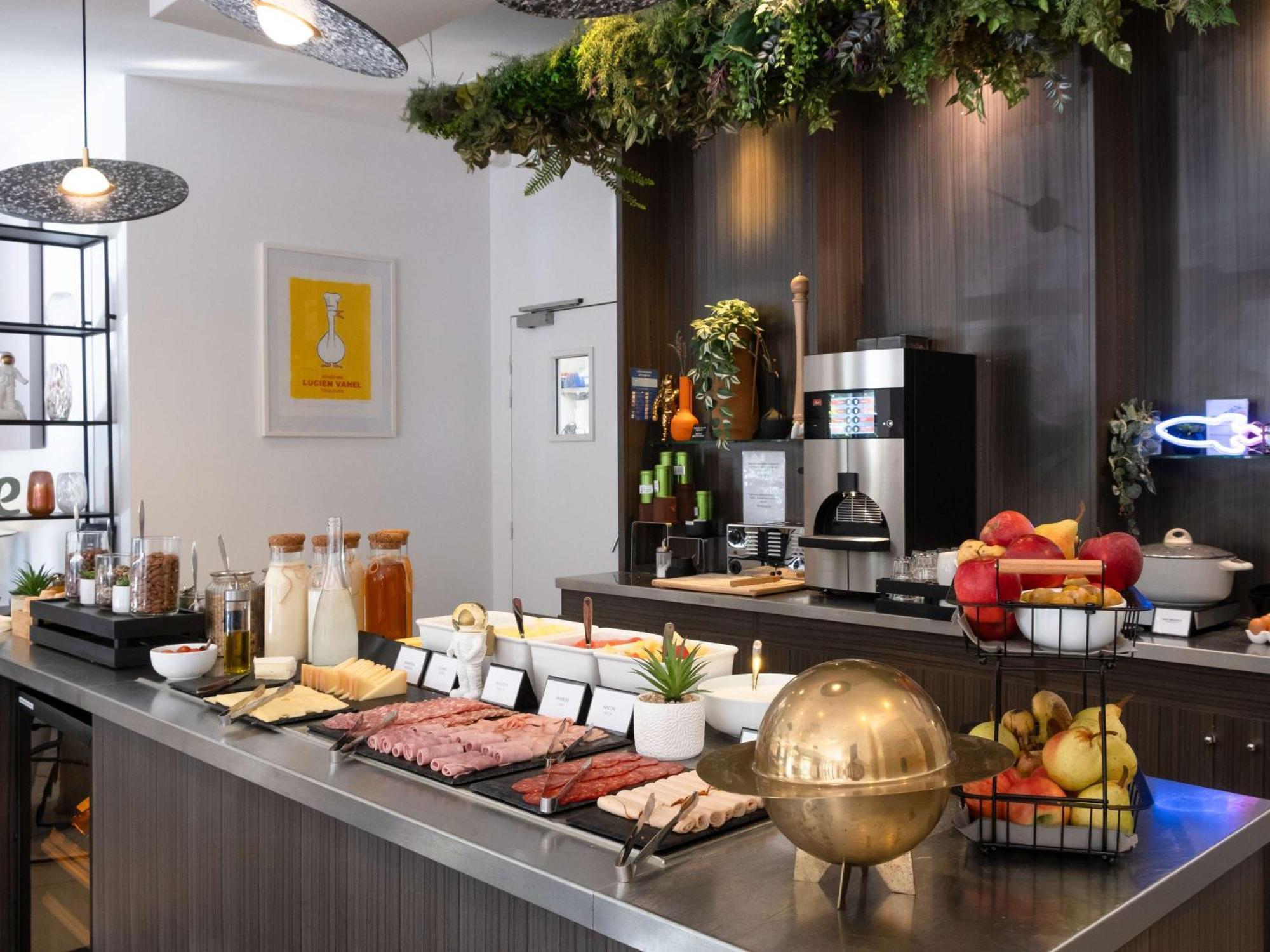 Ibis Styles Toulouse Cite Espace Exterior photo